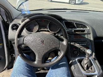 Peugeot 5008 1.6 HDI picture 17