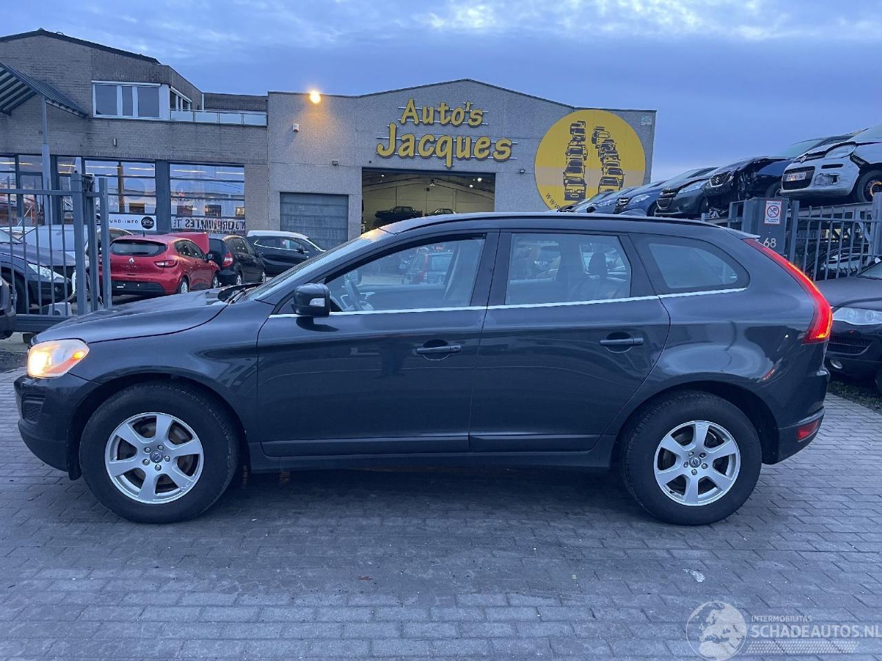 Volvo Xc-60 MOMENTUM