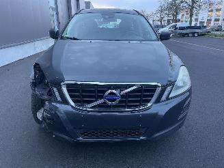 Volvo Xc-60 MOMENTUM picture 3