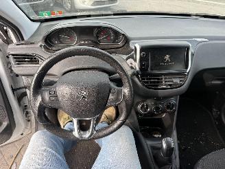 Peugeot 208 1.2 ALLURE picture 7