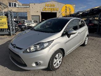 uszkodzony samochody osobowe Ford Fiesta 1.6 TDCI COMFORT 2011/12