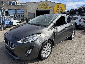 uszkodzony samochody osobowe Ford Fiesta 1.5 TDCI TITANIUM 2019/12