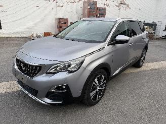 Coche accidentado Peugeot 5008 AUTOMATIC 7PL 2020/11