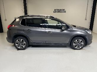 krockskadad bil auto Peugeot 2008 ALLURE/PANORAMA 2018/3