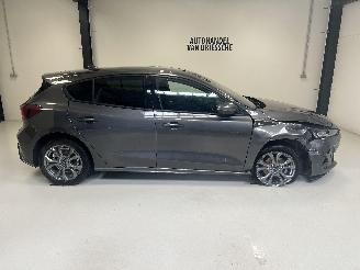 Schadeauto Ford Focus ST-LINE 2023/2