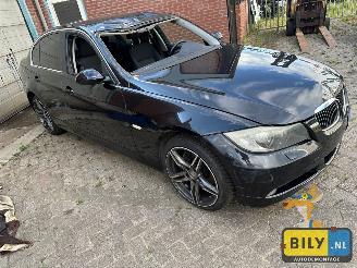 BMW 3-serie E90 325IX N52B25 Black- sapphire metallic picture 2