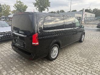 Mercedes V-klasse V300 d Avantgarde Edition 4 matic extra lang picture 4