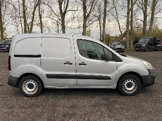 krockskadad bil bedrijf Citroën Berlingo 1.6 2018/10