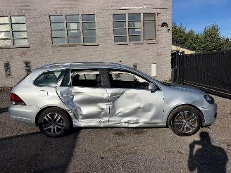 Schadeauto Volkswagen Golf VARIANT HIGHLIN 2013/1