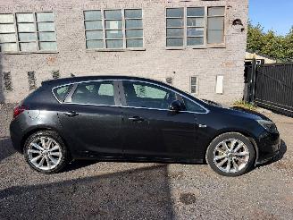 Coche accidentado Opel Astra SPORT 2012/8