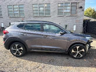 uszkodzony samochody osobowe Hyundai Tucson  2016/9