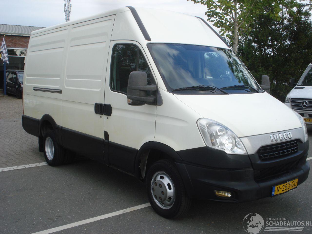 Iveco Daily DUBBELE LUCHT 35C-13V AIRCO