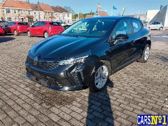 begagnad bil auto Renault Clio  2024/4