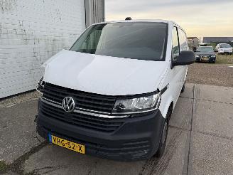 damaged commercial vehicles Volkswagen Transporter 2.0 TDI DSG 150PK L2H1 Navi 2020/11