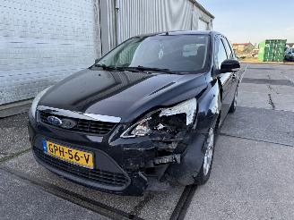 Schadeauto Ford Focus 1.6 TDCi Limited 2010/12