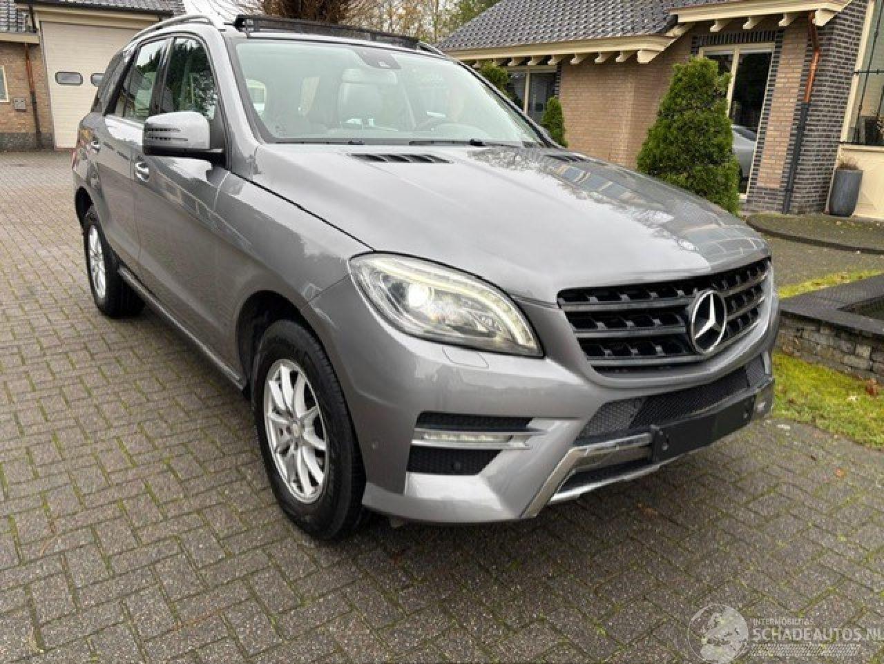 Mercedes M-klasse ML 250 d BlueTEC 4MATIC PANO NAVI LEDER