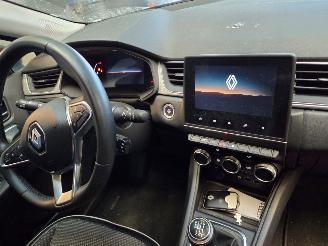 skadebil auto Renault Captur TECHNO NAVI CLIMA CAMERA LED B.J 09-2023 2023/9