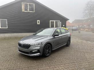 Vaurioauto  passenger cars Skoda Scala 1.5 AUTOMAAT PANODAK 150 PK NAVI CLIMA CAMERA MONTE CARLO 12-2022 2023/12