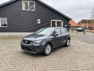 Voiture accidenté Seat Arona STYLE 110 PK NAVI CLIMA CAMERA LED VIRT DASH PARK ASS CRUISE B.J 2024 2024/2