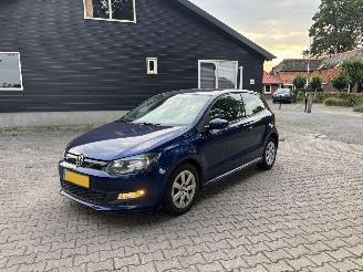 damaged passenger cars Volkswagen Polo TDI AIRCO NAVI CRUISE LMV B.J 2011 APK VERLOPEN 2011/4
