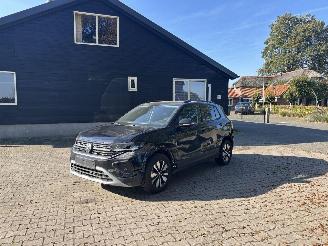 Schadeauto Volkswagen T-Cross AUTOMAAT 116 PK NAVI CLIMA CAMERA B.J 12-2024 2024/12