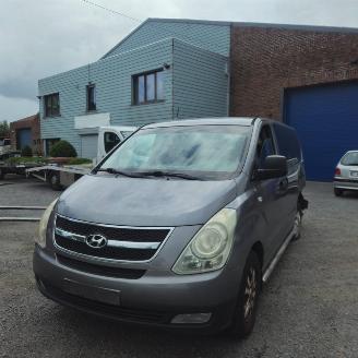 Vaurioauto  passenger cars Hyundai H-1  2011/11