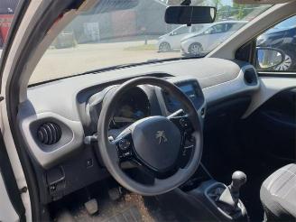 Peugeot 108 108, Hatchback, 2014 1.0 12V picture 9