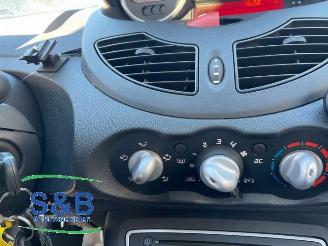 Renault Twingo Twingo II (CN), Hatchback 3-drs, 2007 / 2014 1.5 dCi 90 FAP picture 12