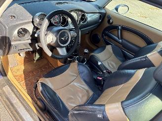 Mini Cooper 1.6 16V Cooper Hatchback  Benzine 1.598cc 85kW (116pk) FWD picture 8