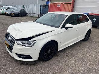 Audi A3 1.6 TDI Ultra 16V Hatchback 4Dr Diesel 1.598cc 81kW (110pk) FWD 2013-09/2015-04 (8VA; 8VF) CRKB 2013/11
