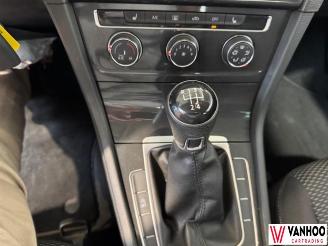 Volkswagen Golf  picture 16