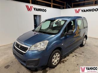 Damaged car Peugeot Partner  2018/2