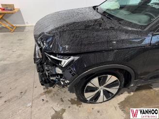 Volvo XC40  picture 2