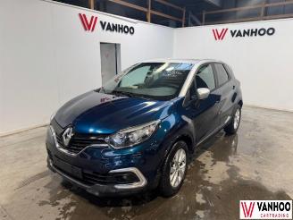 krockskadad bil auto Renault Captur  2019/2