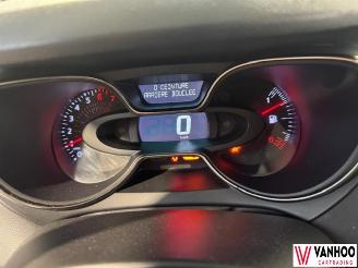 Renault Captur  picture 16