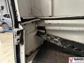 Land Rover Defender  picture 15