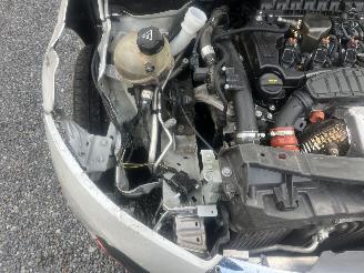 Peugeot 208 BENZINE - AUTOMATIC picture 13