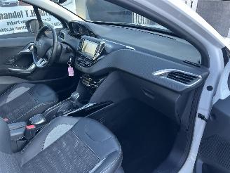 Peugeot 2008 1,2 PURE-TECH AUTOMATIC picture 15