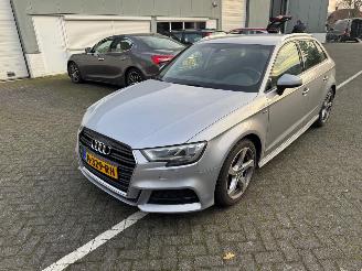 Voiture accidenté Audi A3 1.0TFSI 2017/1