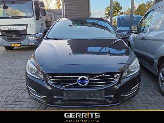 Vrakbiler auto Volvo V-60 V60 I (FW/GW), Combi, 2010 / 2018 2.4 D6 20V Plug-in Hybrid AWD 2013/9