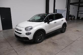 Schadeauto Fiat 500X LOUNGE 2020/10