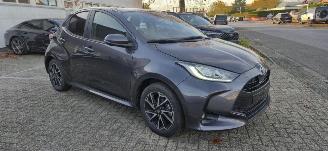  Toyota Yaris 1.5 benzin * Navigatie*LED*Aluminium velgen*Camera*trekhaak*KeylessGo* 2023/10