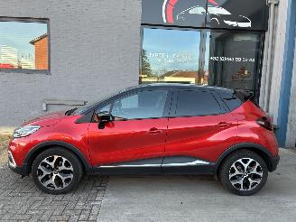 Vaurioauto  passenger cars Renault Captur RENAULT CAPTUR 1.2I AUTOMAAT 2018 2018/8
