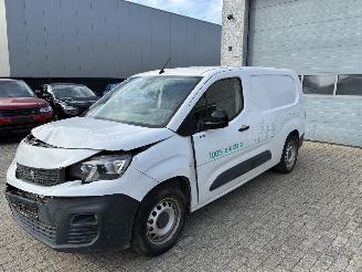 damaged passenger cars Peugeot Partner Peugeot e-Partner 2023 2023/1