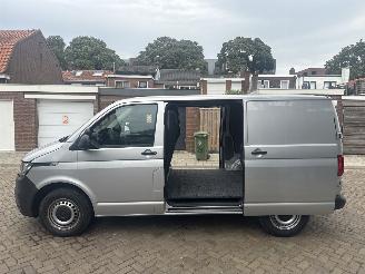Volkswagen Transporter 2.0 TDI L1H1 28 Bulli picture 17