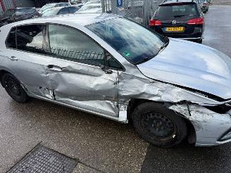 Volkswagen Golf 2.0 TDI picture 16