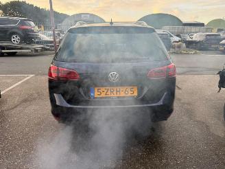 Volkswagen Golf 1.6 TDI / DSG / PANO / HIGHLINE picture 7
