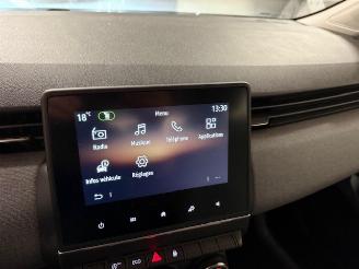 Renault Clio  picture 13