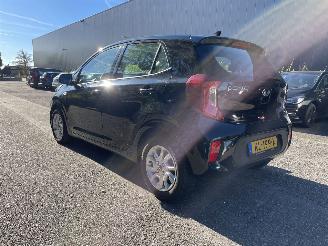 Kia Picanto 5drs picture 3