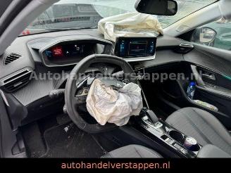 Peugeot 2008 e II Allure Pack Full Elektro picture 18